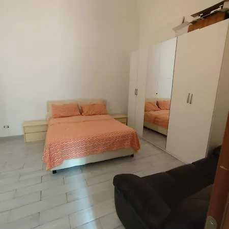 House In Historic Style Palace Apartamento Bari